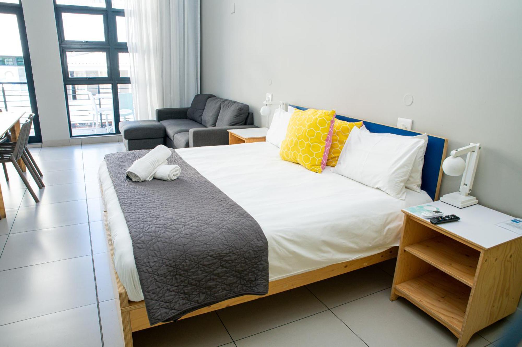 Mojo Hotel & Market 3*