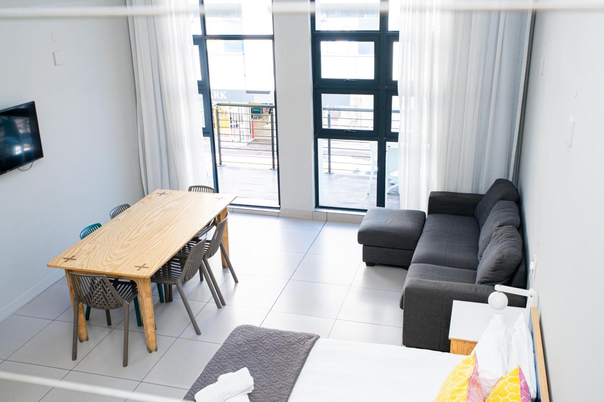 Mojo Hotel & Market Hotel 3*