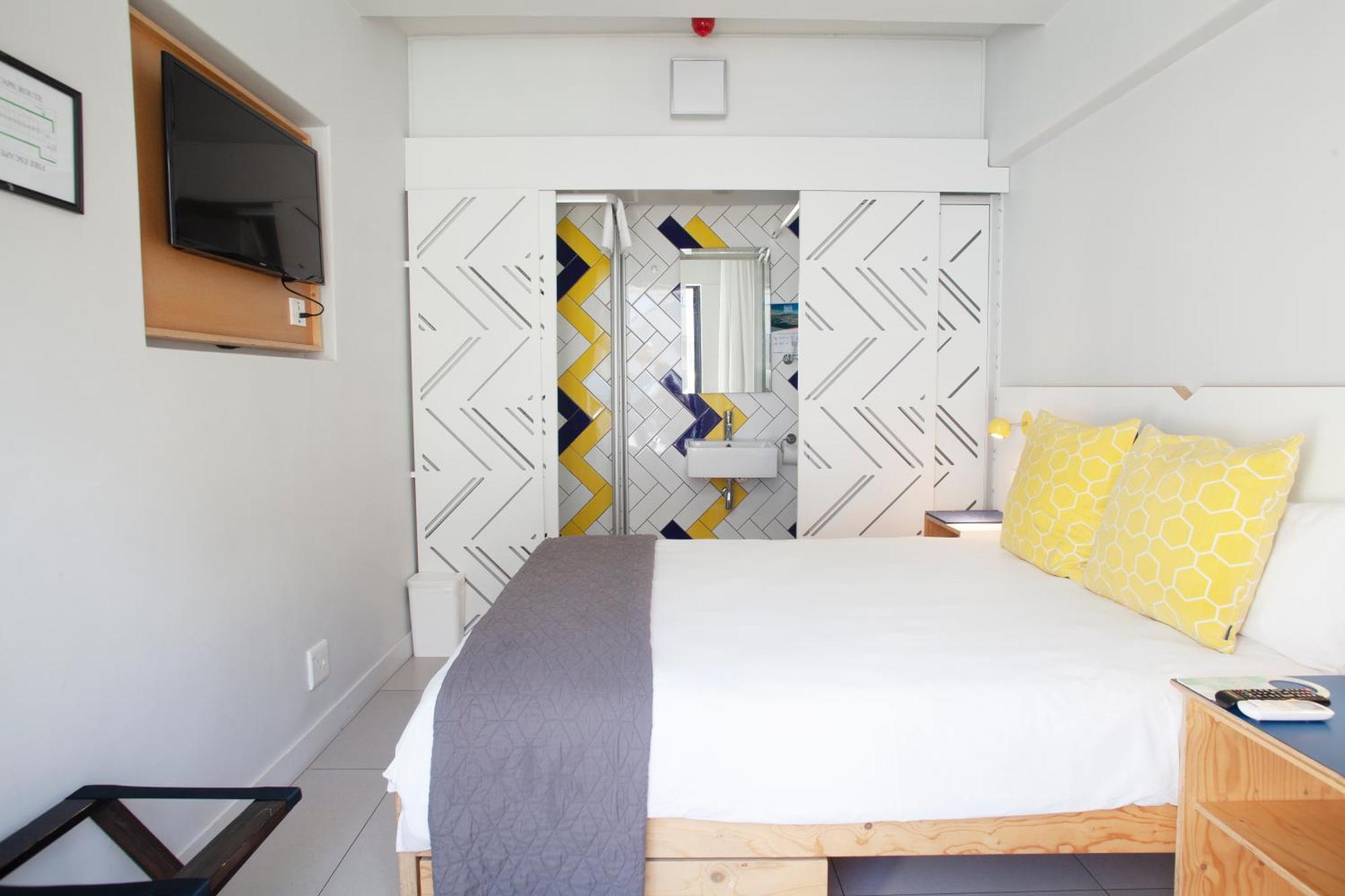 Mojo Hotel & Market 3*