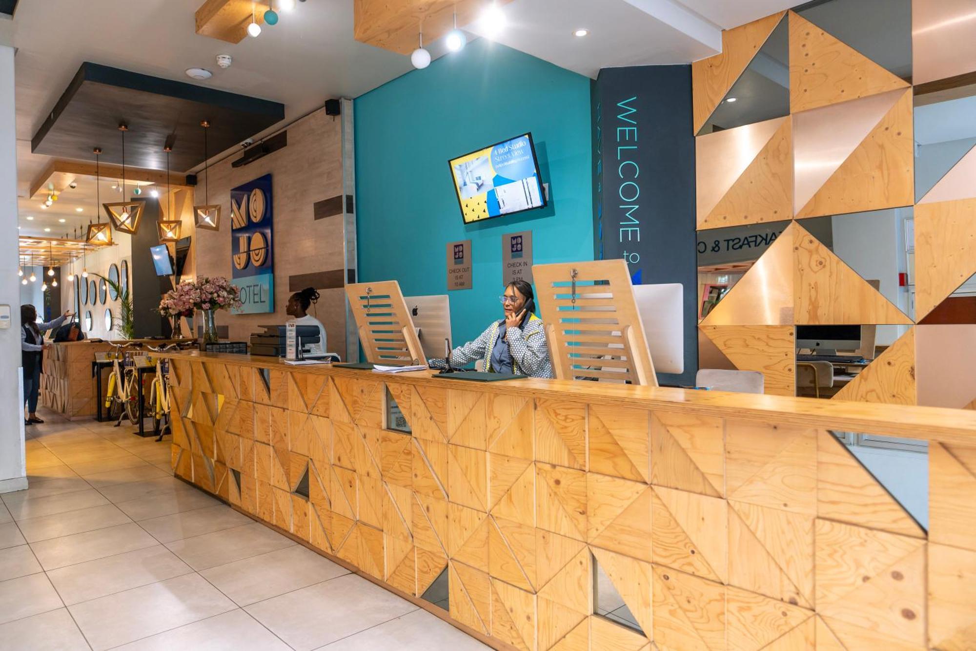 Mojo Hotel & Market